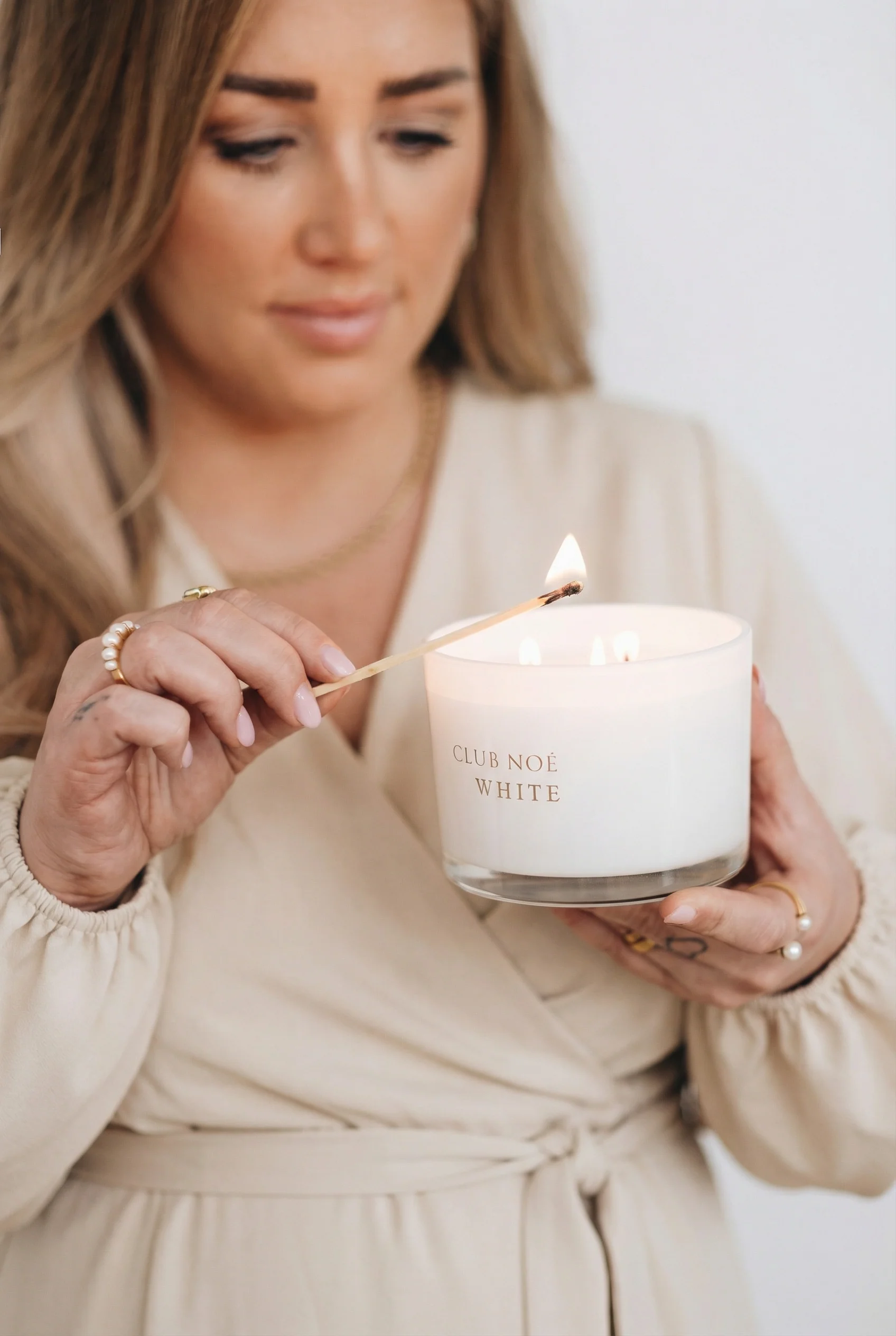 White Große Duftkerze - Image 3